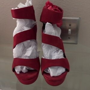 Chic Red Strappy Heels